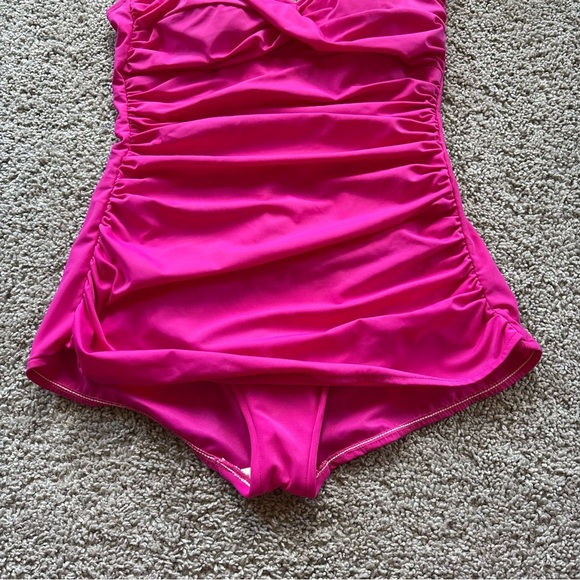 Catalina Suddenly Slim Hot Pink Slimming One Piece Swimsuit Size Medium 8-10 - Picture 4 of 9